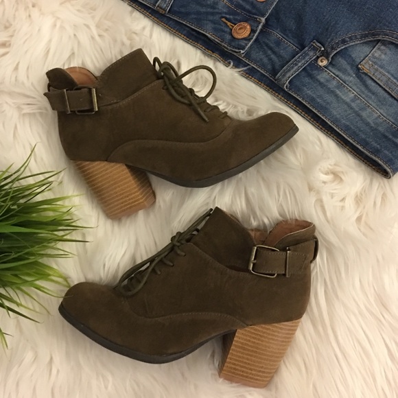 Qupid Shoes - Cute olive green/brown ankle booties (heeled)